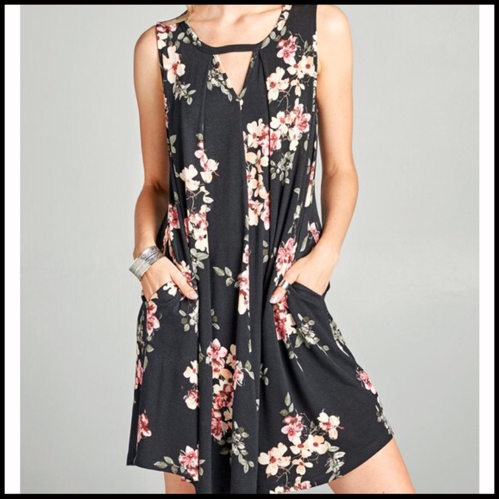 Floral Black Keyhole Dress - Picture 3 of 3